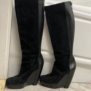 Kenneth Cole - suede black boots